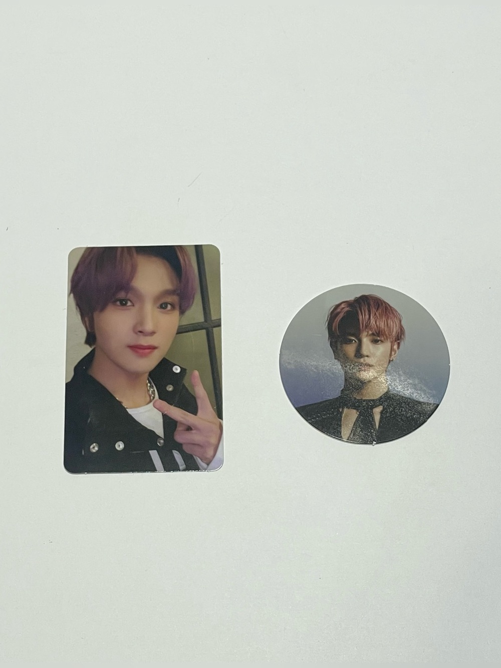 NCT Haechan Photocard and Taeyong circle photocard